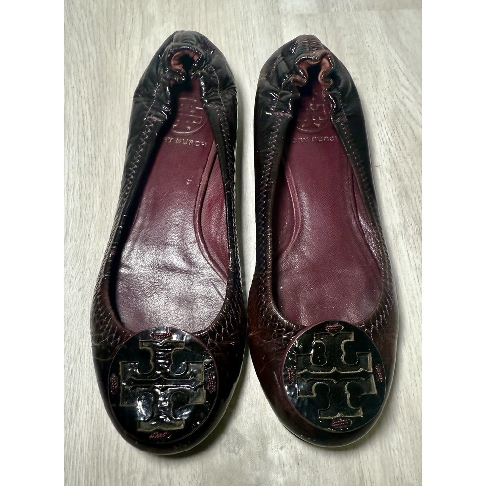 Tory Burch Reva Ballet Flats Dark Brown Patent Leather Embellished Logo sz 5